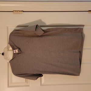 Hollister unisex v-neck xl tshirt